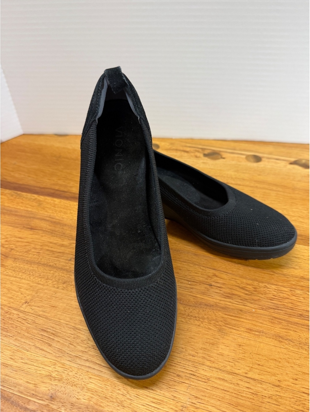 Vionic Jacey Black Engineered Knit Slip On Hidden Wedge Ballet Flats Women Sz 7